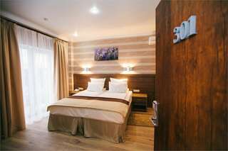 Гостиница Хемингуэй Краснодар Номер категории «Полулюкс»-1