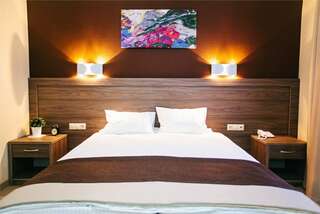 Гостиница Хемингуэй Краснодар Стандарт с ванной трехместный-1